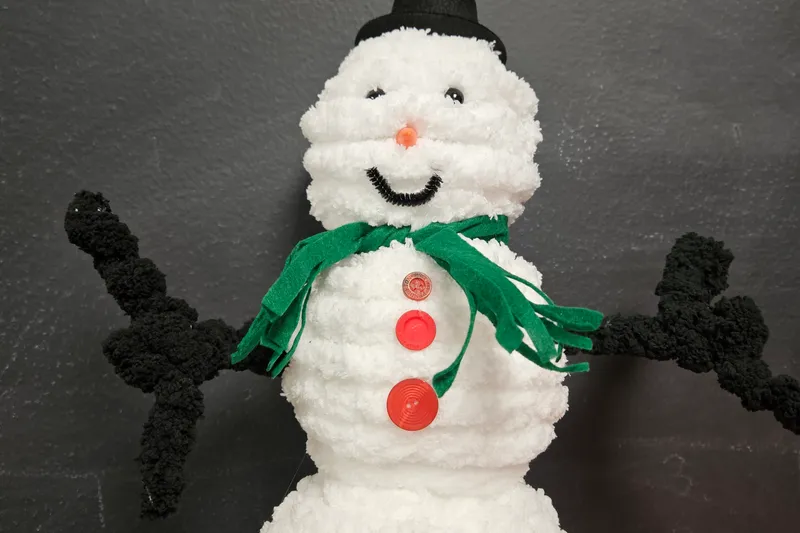 Chunky Yarn Snowman