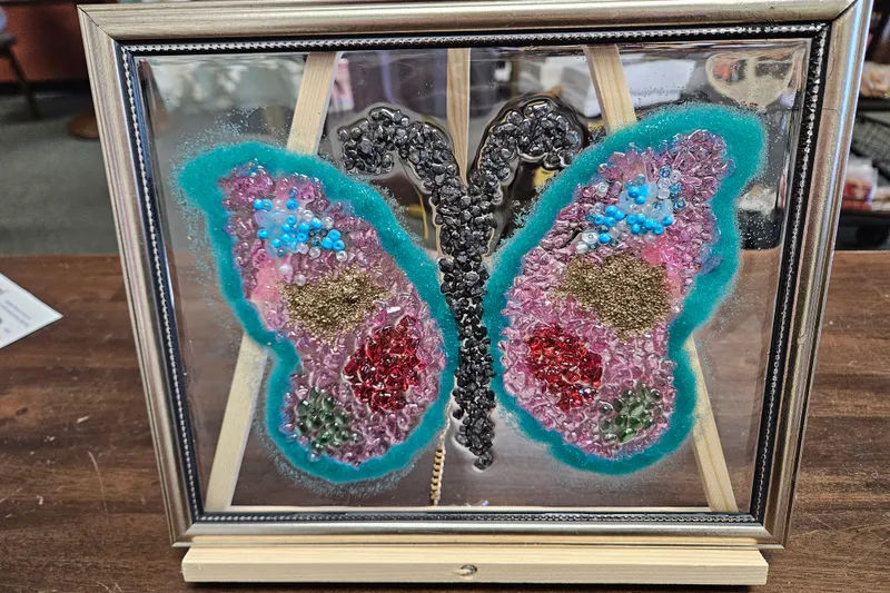 🦋 Crushed Glass Butterfly Workshop