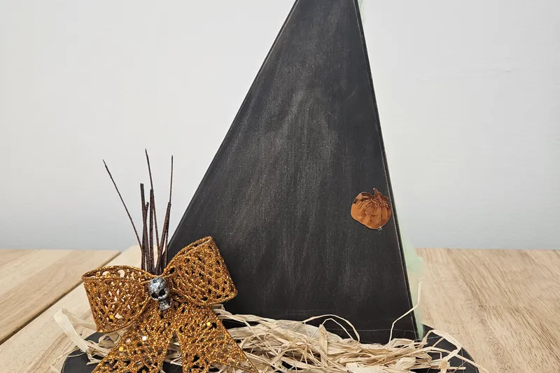 π§ββοΈ Witch Hat Centerpiece Class