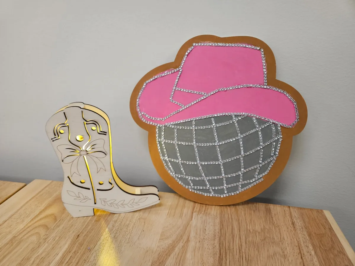 💕 Made to Shine: A Dolly-Inspired Craft & Trivia Night