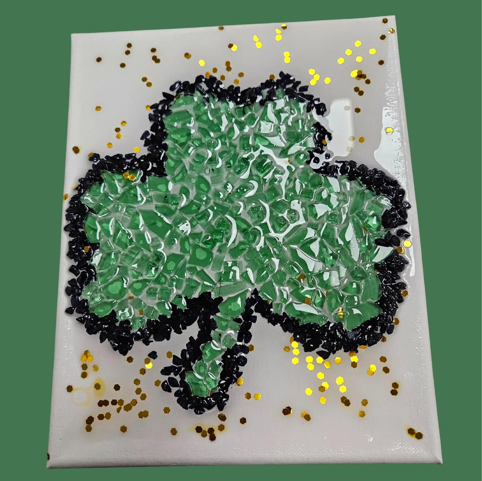 💎 Crushed Glass Art – Shamrock