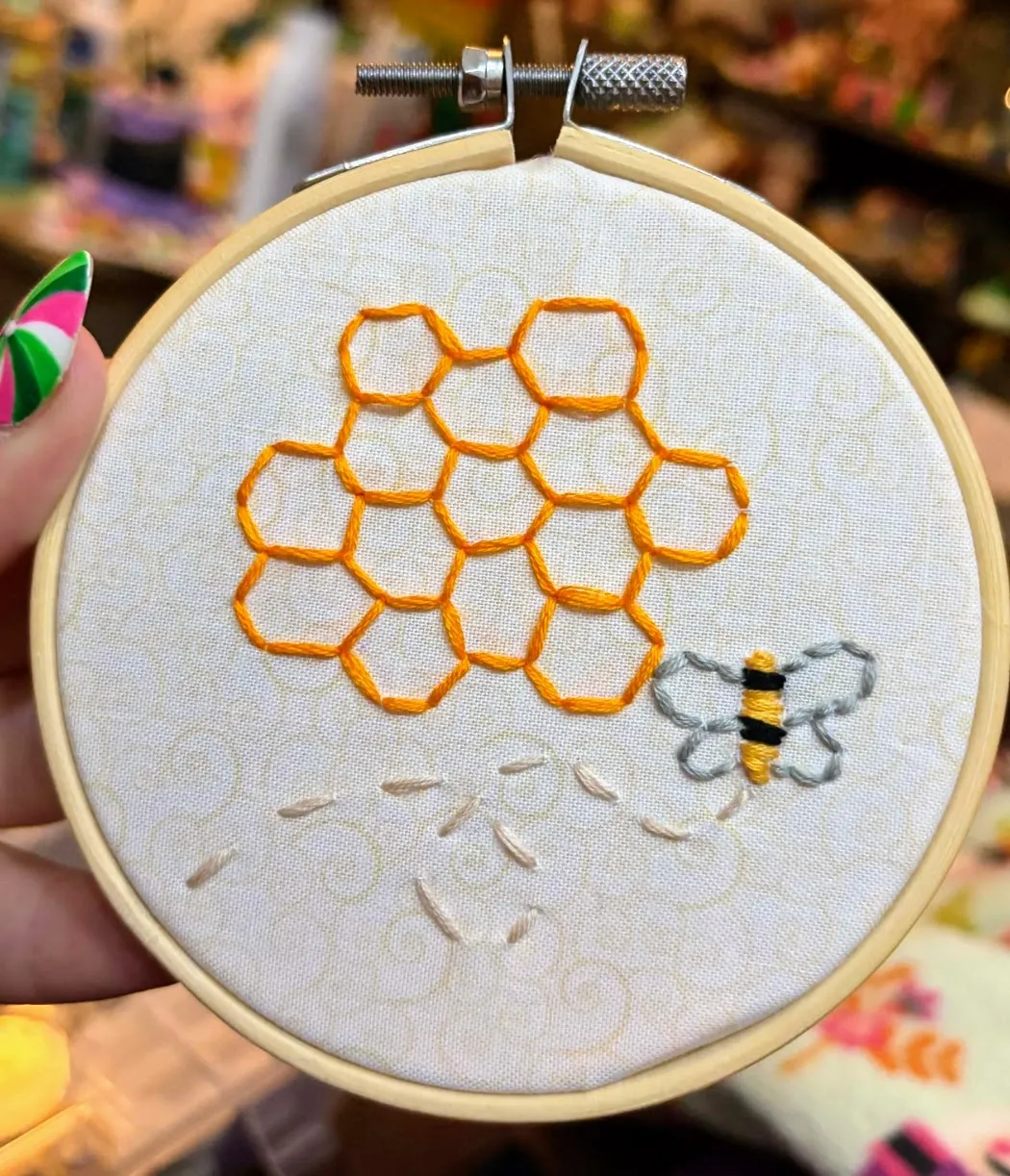 🐝 Level 1 Embroidery: Bee